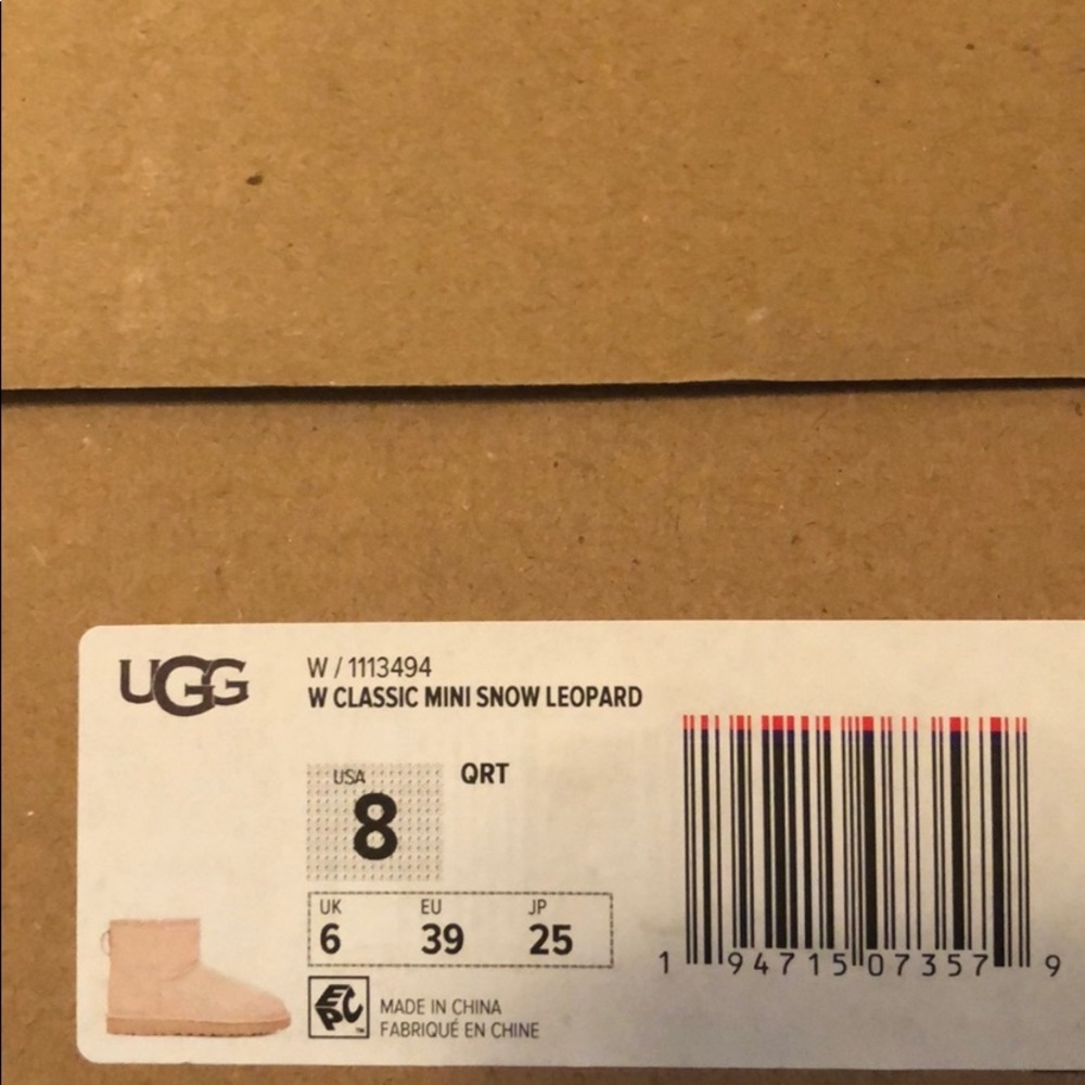 🌿UGG- CLASSIC MINI SNOW LEOPARD BOOTS🌿 - Picture 12 of 13